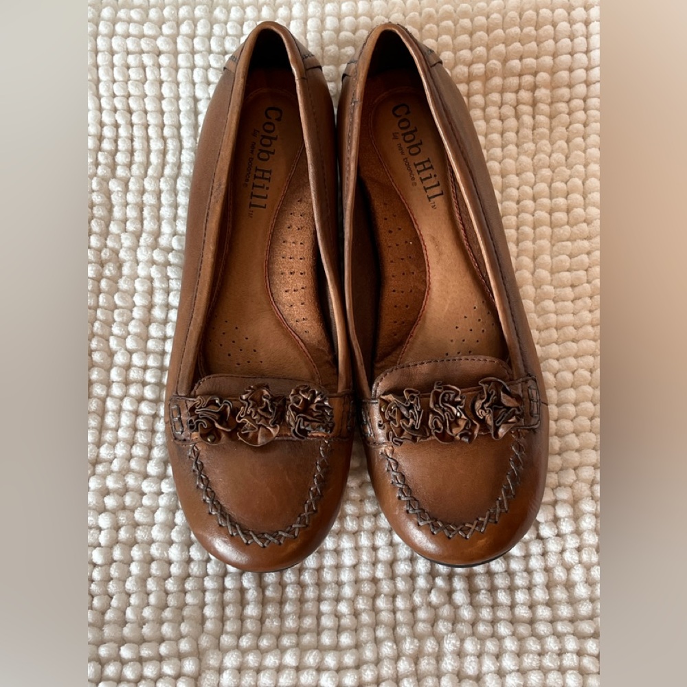 Brown leather Cobb Hill by New Balance flats.